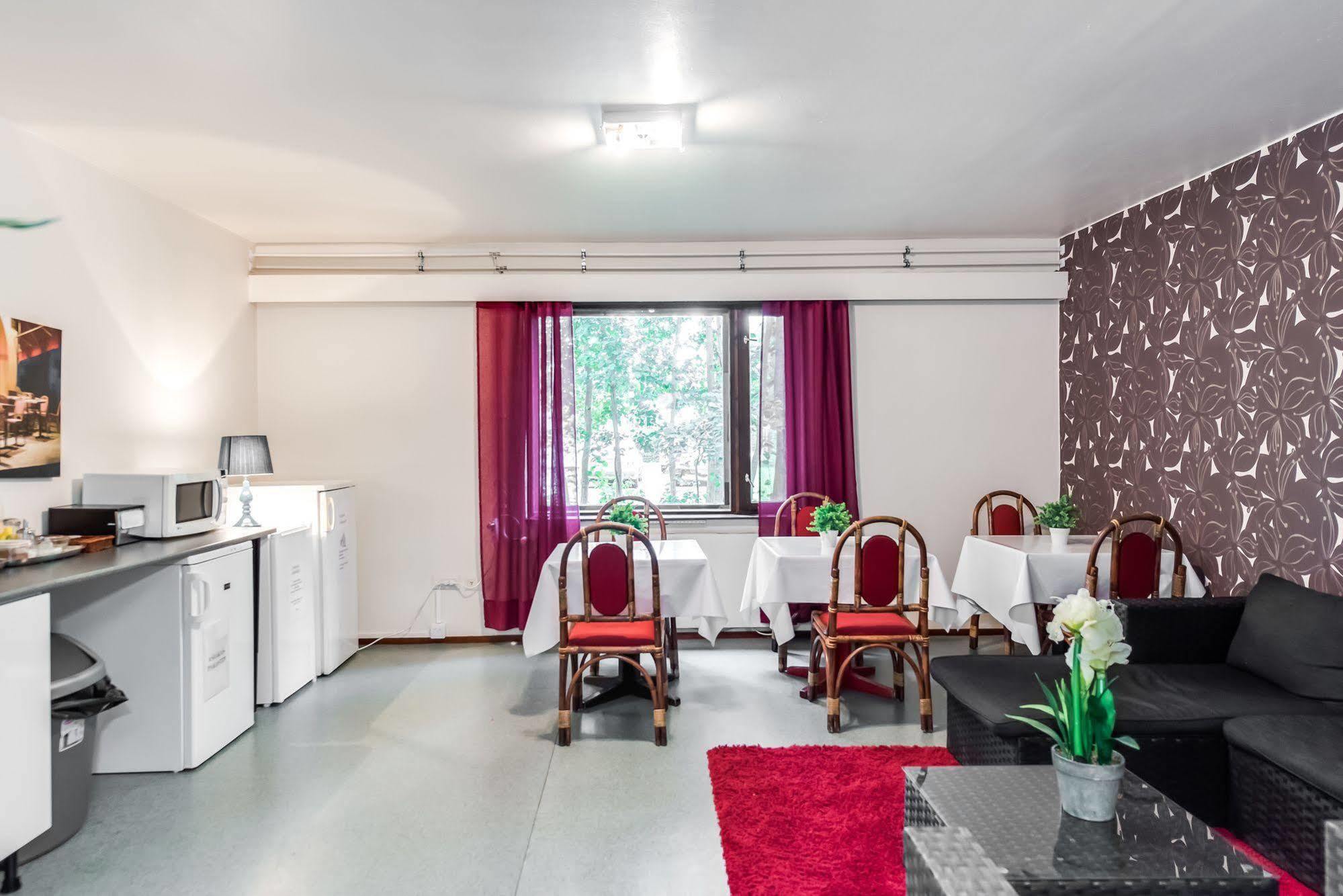 Hotel Pohjankievari เกมเปเล ภายนอก รูปภาพ